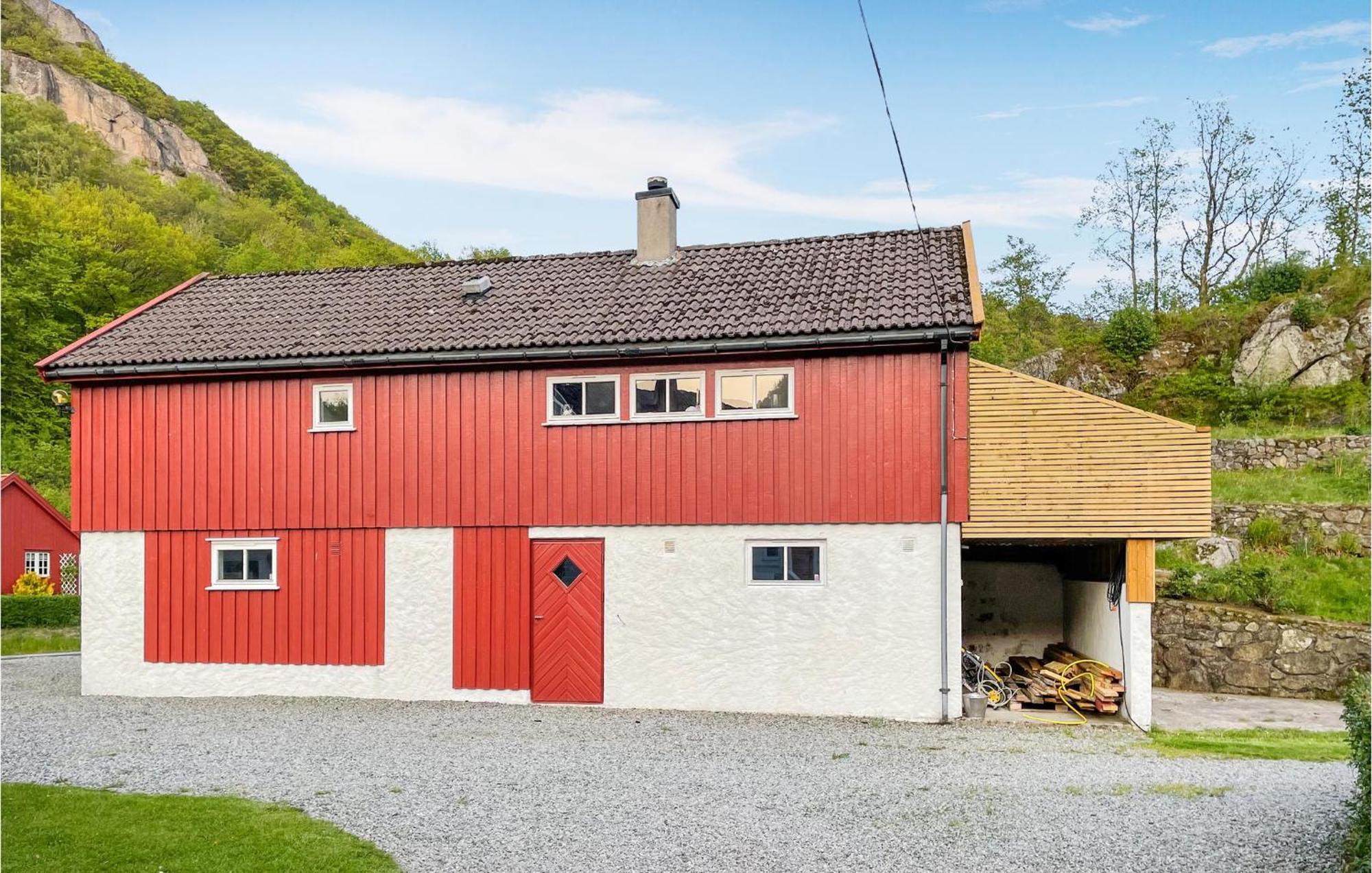 2 Bedroom Stunning Home In Lyngdal Exterior photo